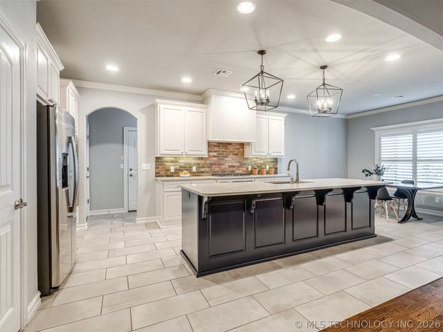 9038 N 66th East Avenue, Owasso, OK 74055