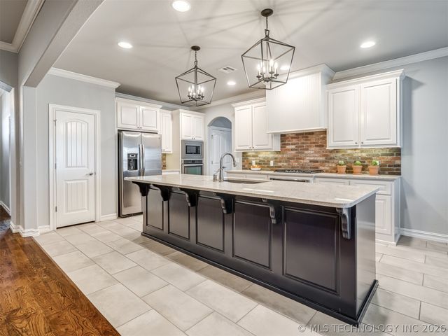 9038 N 66th East Avenue, Owasso, OK 74055