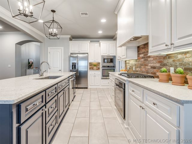 9038 N 66th East Avenue, Owasso, OK 74055