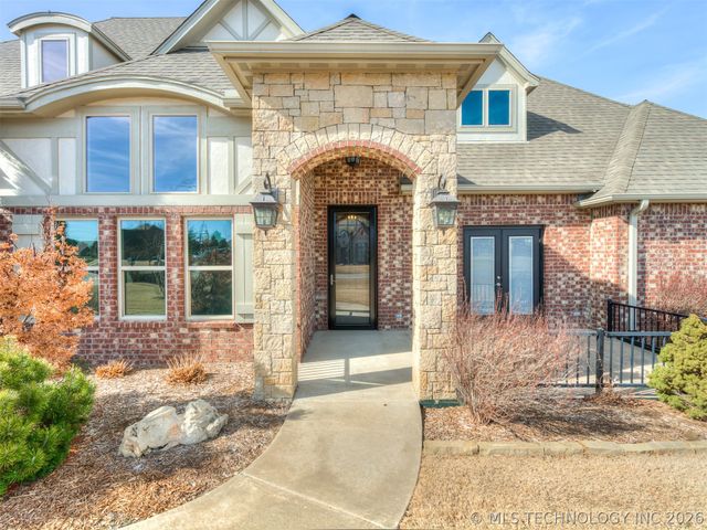 9038 N 66th East Avenue, Owasso, OK 74055
