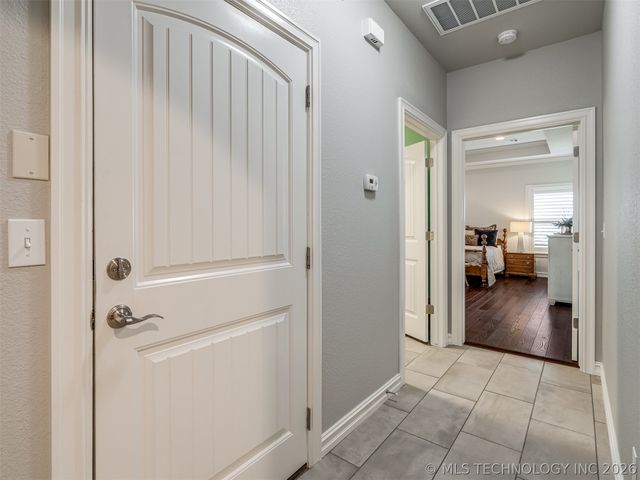 9038 N 66th East Avenue, Owasso, OK 74055