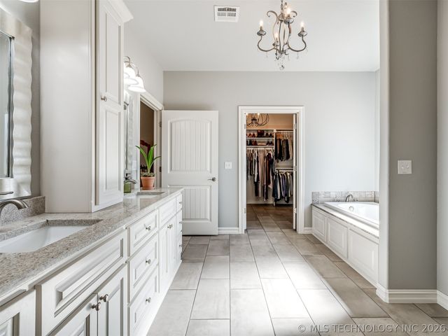 9038 N 66th East Avenue, Owasso, OK 74055