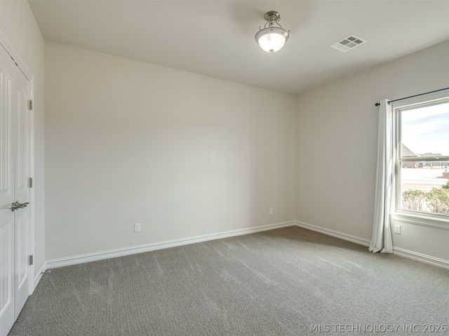 9038 N 66th East Avenue, Owasso, OK 74055