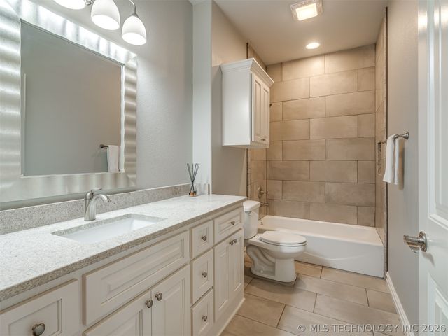 9038 N 66th East Avenue, Owasso, OK 74055