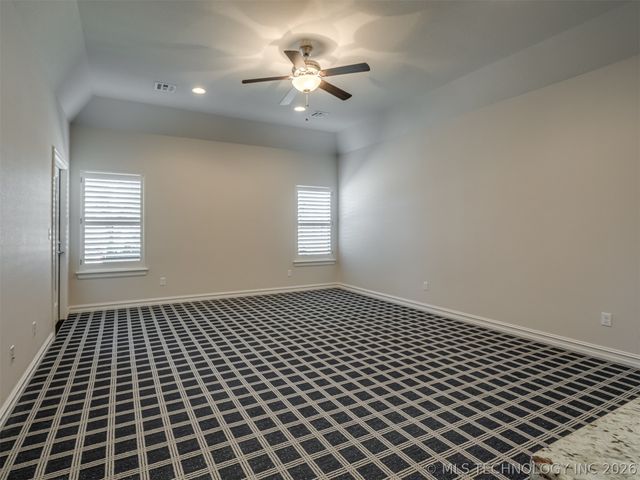 9038 N 66th East Avenue, Owasso, OK 74055