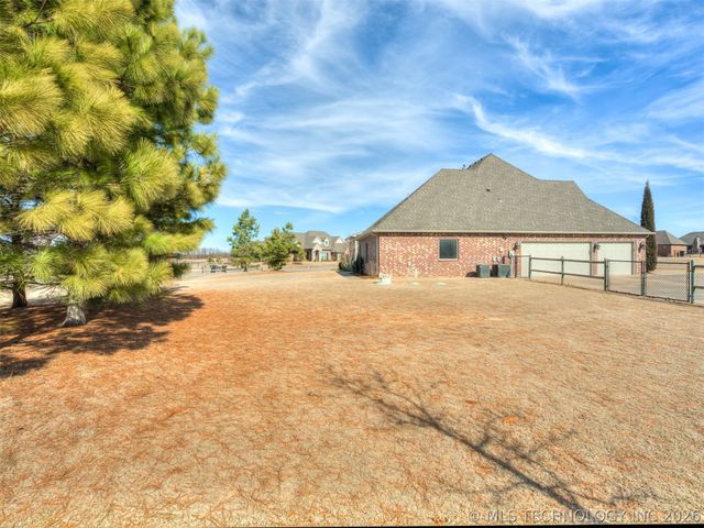 9038 N 66th East Avenue, Owasso, OK 74055