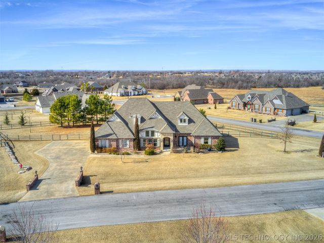 9038 N 66th East Avenue, Owasso, OK 74055