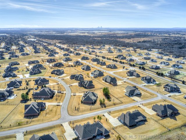 9038 N 66th East Avenue, Owasso, OK 74055