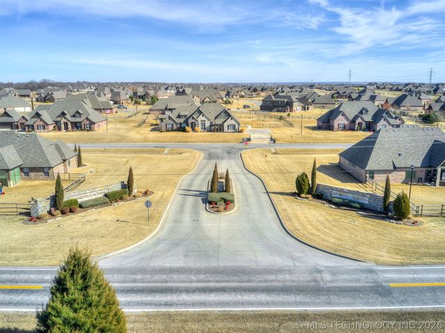 9038 N 66th East Avenue, Owasso, OK 74055