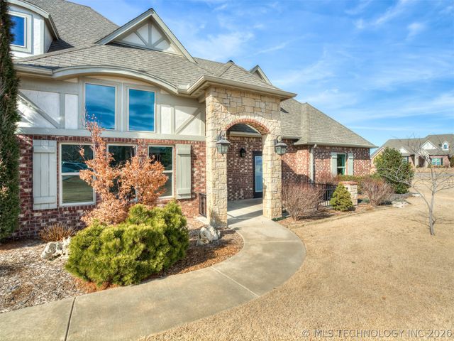9038 N 66th East Avenue, Owasso, OK 74055