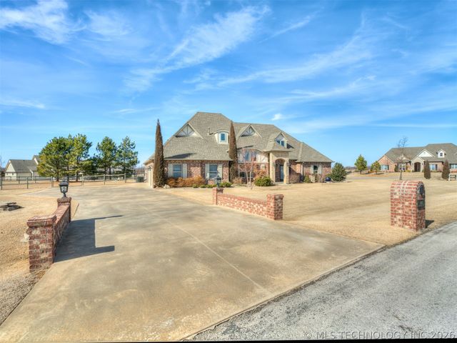 9038 N 66th East Avenue, Owasso, OK 74055
