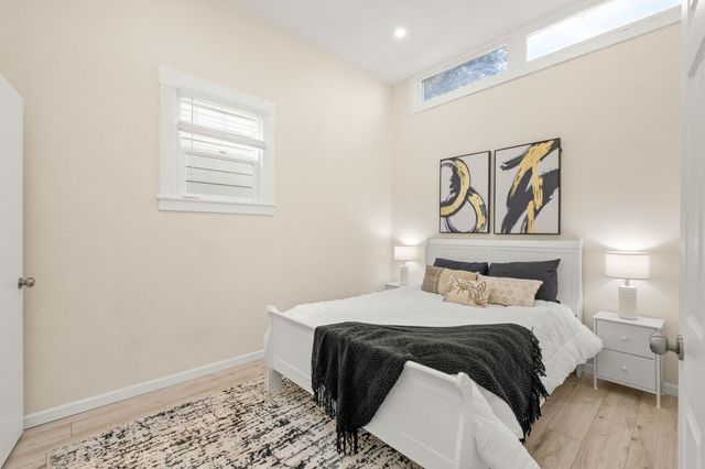 879 Wood St., Oakland, CA 94607