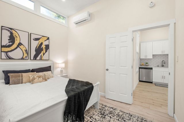 879 Wood St., Oakland, CA 94607