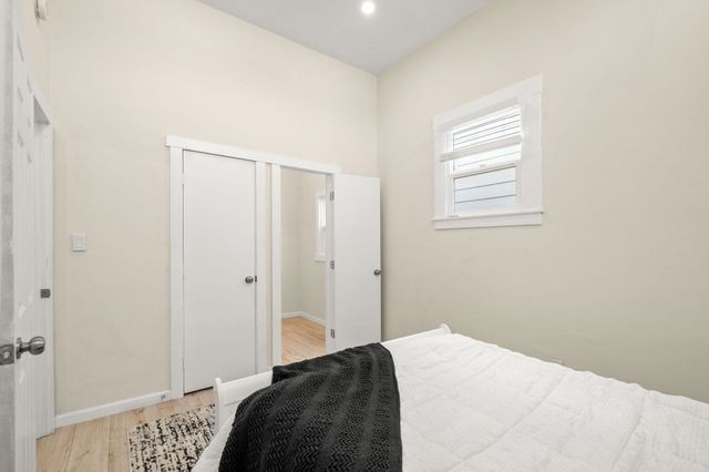 879 Wood St., Oakland, CA 94607