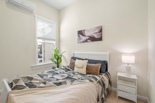 879 Wood St., Oakland, CA 94607