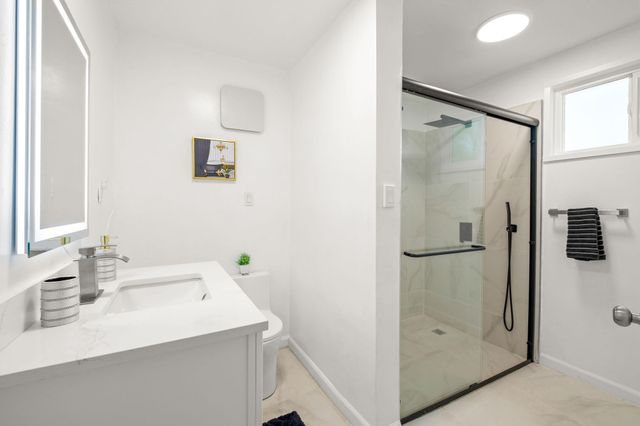 879 Wood St., Oakland, CA 94607