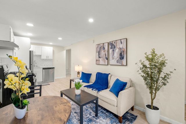 879 Wood St., Oakland, CA 94607