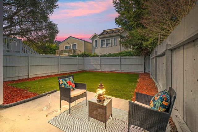 879 Wood St., Oakland, CA 94607