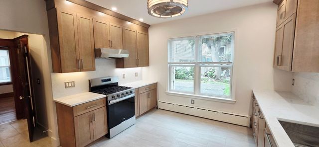 102-104 Bayswater St 104, Boston, MA 02128
