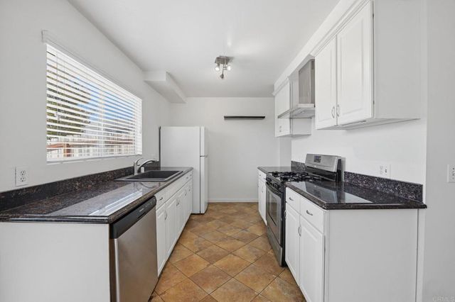 3580 Surf Place, Oceanside, CA 92056