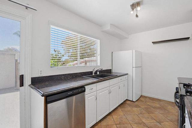 3580 Surf Place, Oceanside, CA 92056