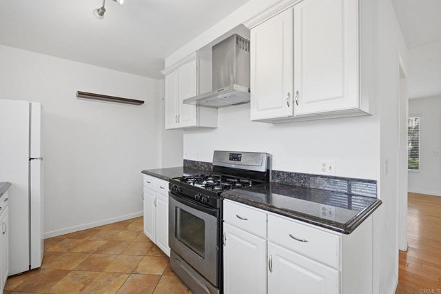 3580 Surf Place, Oceanside, CA 92056