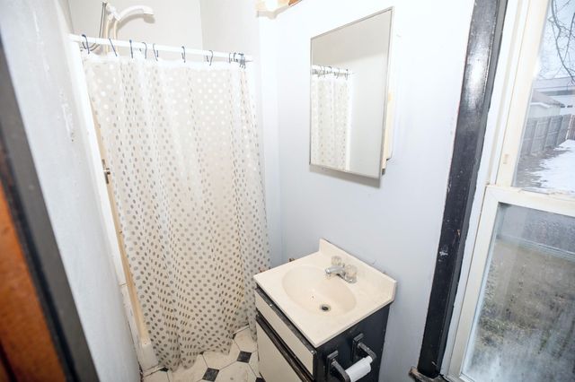 108 W Railroad Street, Fredericksburg, IA 50630