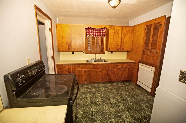 108 W Railroad Street, Fredericksburg, IA 50630