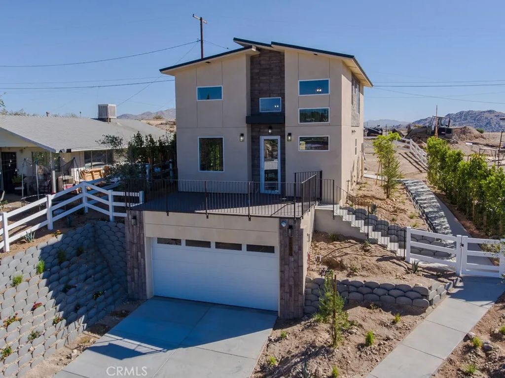 16590 Forrest Avenue, Victorville, CA 92395