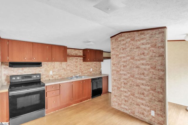 145 Shaw Ridge Drive, Woodruff, SC 29388