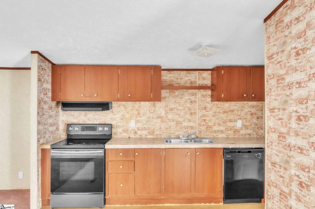 145 Shaw Ridge Drive, Woodruff, SC 29388