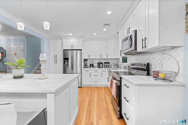 21 Redcoat Road, Norwalk, CT 06850