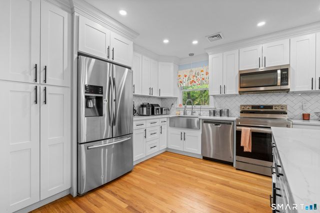 21 Redcoat Road, Norwalk, CT 06850