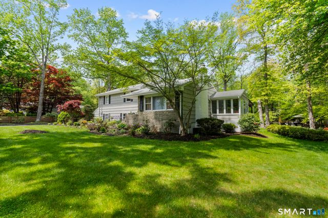 21 Redcoat Road, Norwalk, CT 06850