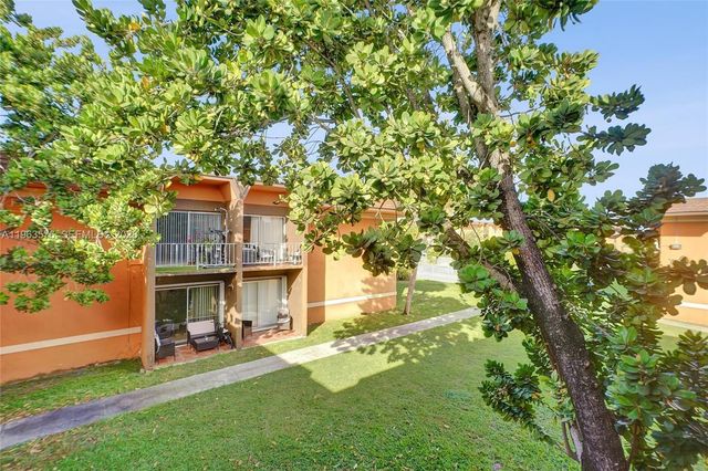 9459 SW 76th St R7, Miami, FL 33173