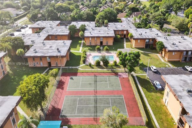 9459 SW 76th St R7, Miami, FL 33173