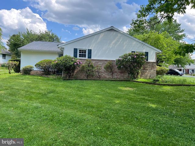 16 WENDY RD, Reading, PA 19601
