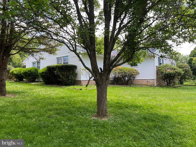 16 WENDY RD, Reading, PA 19601