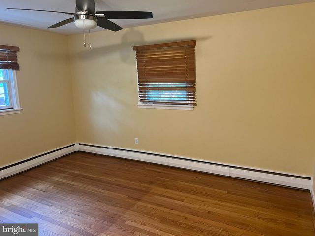 16 WENDY RD, Reading, PA 19601