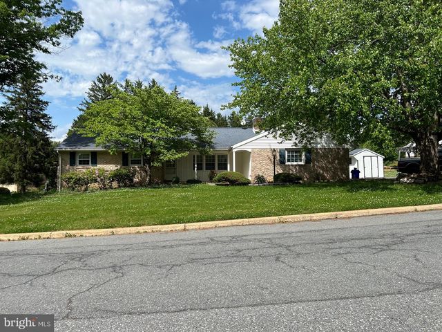 16 WENDY RD, Reading, PA 19601