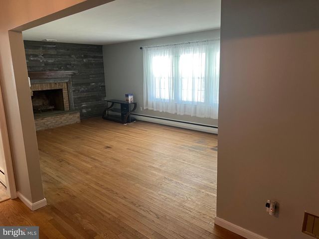 16 WENDY RD, Reading, PA 19601