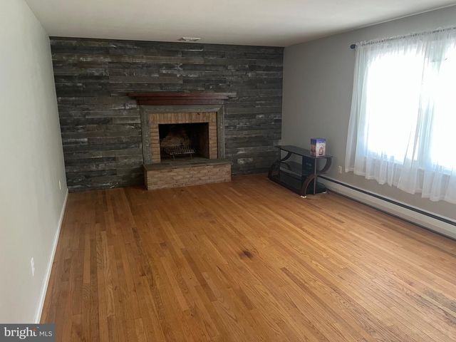 16 WENDY RD, Reading, PA 19601