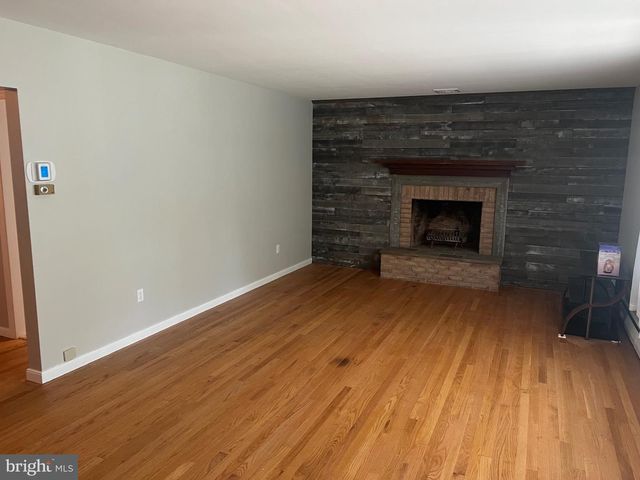 16 WENDY RD, Reading, PA 19601