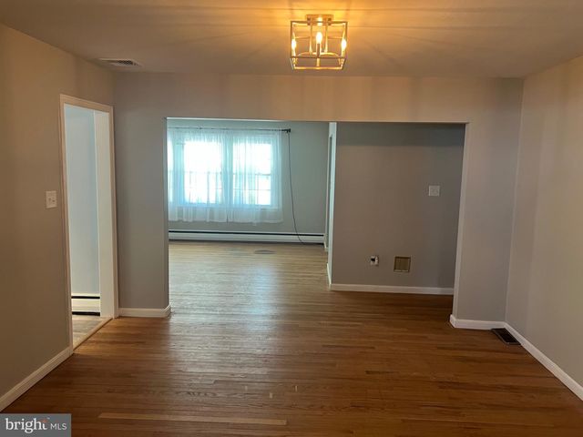 16 WENDY RD, Reading, PA 19601