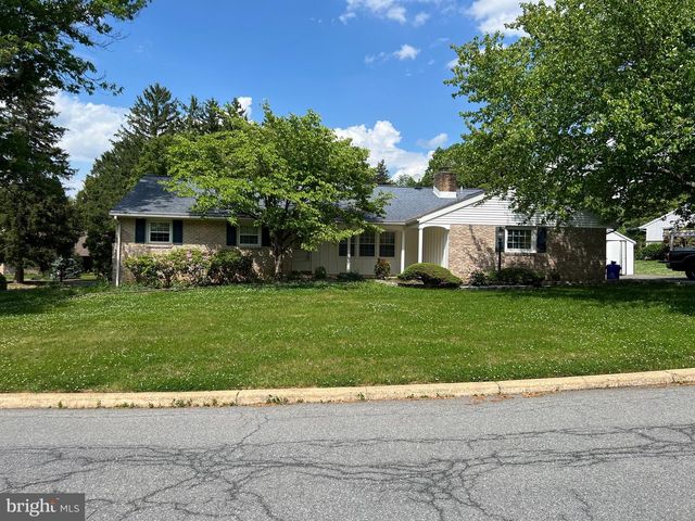 16 WENDY RD, Reading, PA 19601