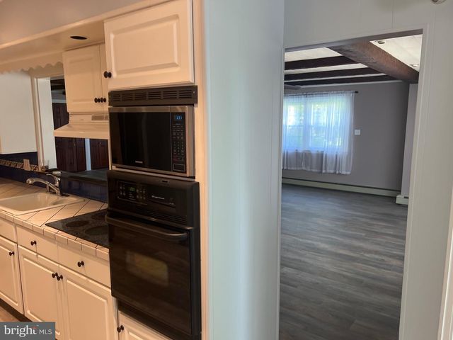 16 WENDY RD, Reading, PA 19601