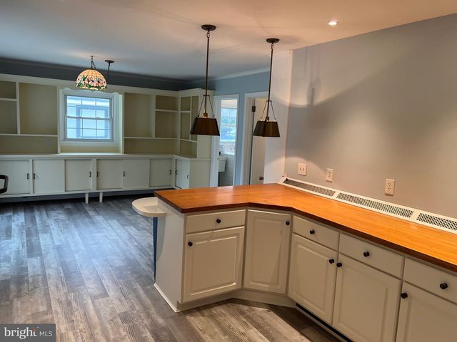 16 WENDY RD, Reading, PA 19601