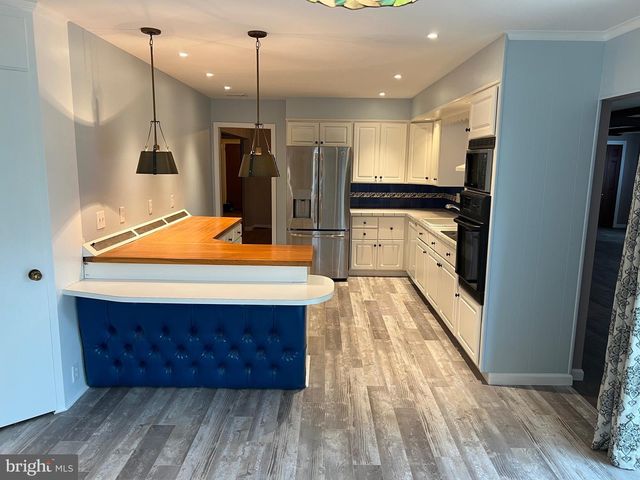 16 WENDY RD, Reading, PA 19601