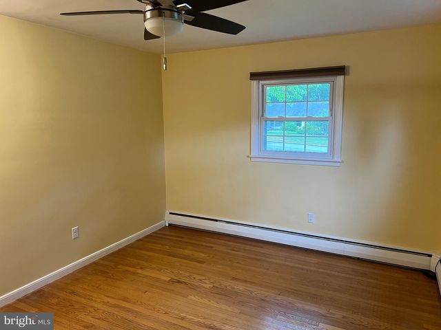 16 WENDY RD, Reading, PA 19601