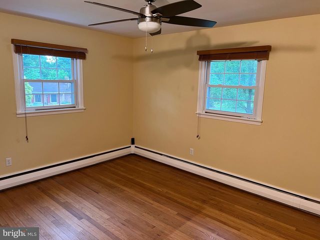 16 WENDY RD, Reading, PA 19601